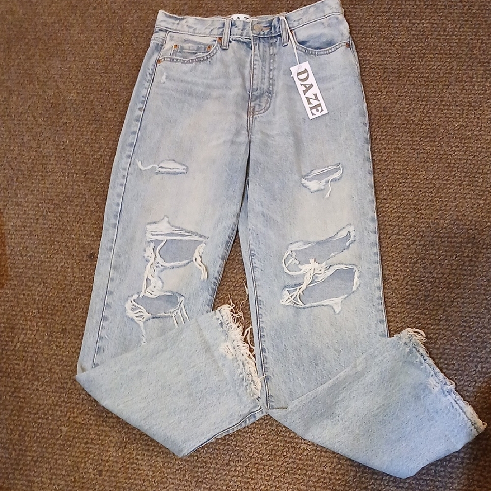 DAZE Women's Light Wash Distressed Jeans - Light Blue